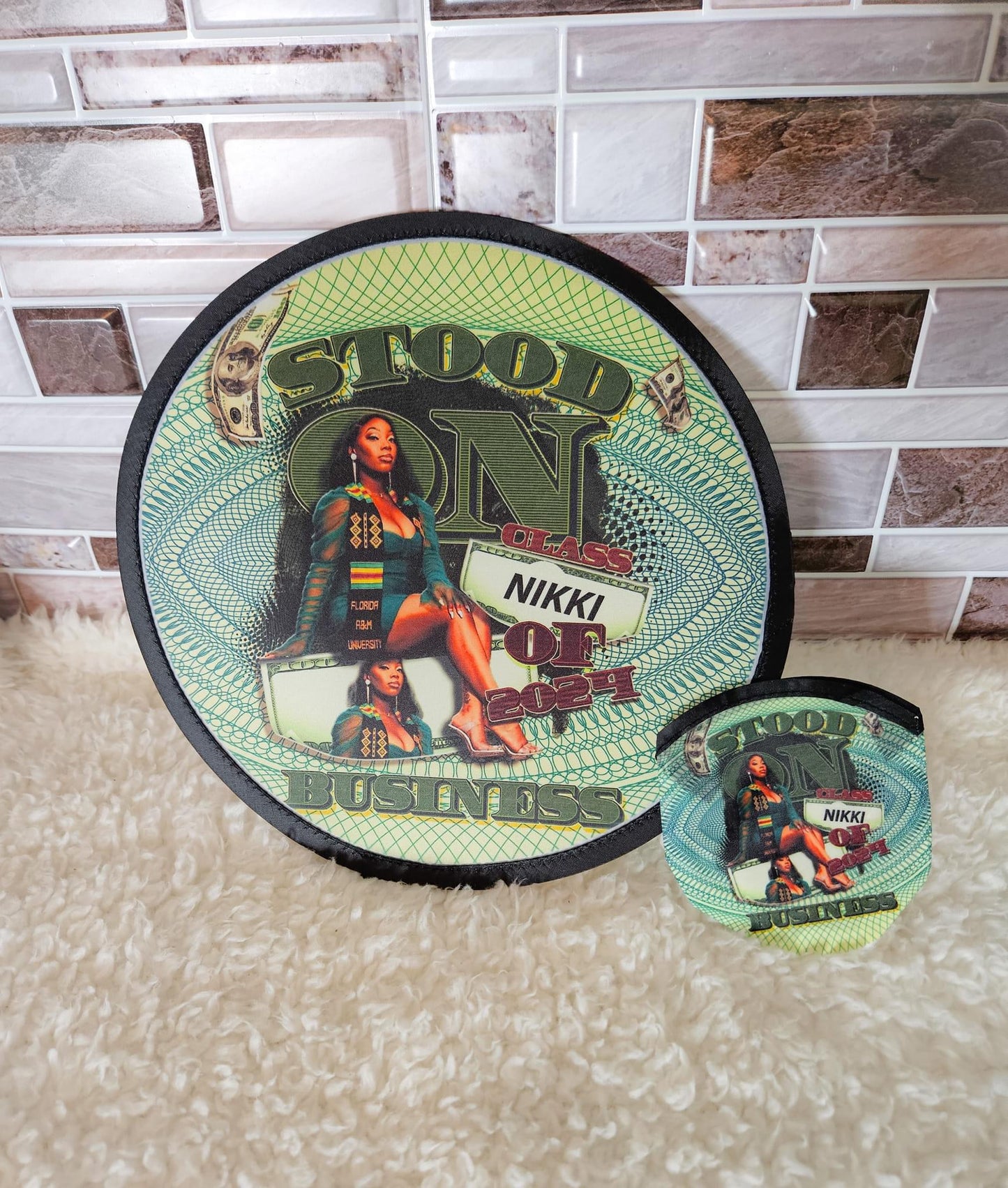 Foldable fan with pouch